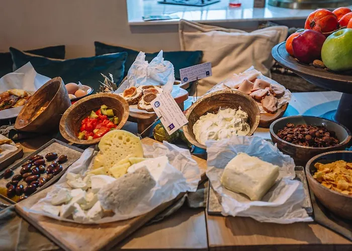 Amymone And Adiandi 3*